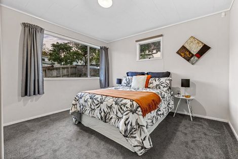 Photo of property in 18 Solar Road, Glen Eden, Auckland, 0602