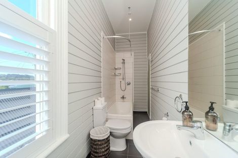 Photo of property in 100 Rintoul Street, Newtown, Wellington, 6021