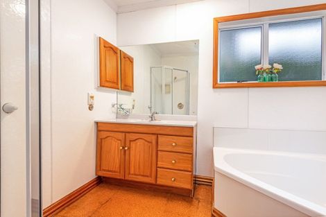 Photo of property in 35 Lincoln Terrace, Hokowhitu, Palmerston North, 4410