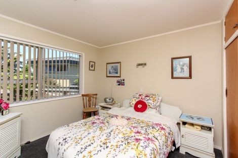 Photo of property in 2/4 Scott Street, Moturoa, New Plymouth, 4310