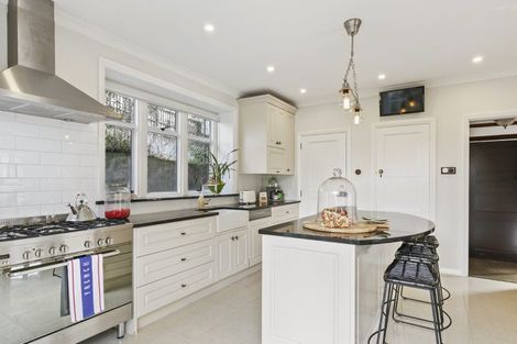 Photo of property in 323 The Terrace, Te Aro, Wellington, 6011