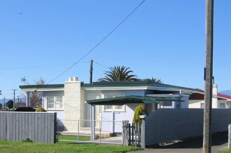 Photo of property in 2 Chaffey Street, Foxton Beach, Foxton, 4815