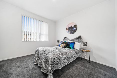 Photo of property in 1/3 Sparrow Place, Weymouth, Auckland, 2103