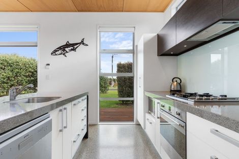 Photo of property in 100 Sylvia Road, Whangamata, 3620