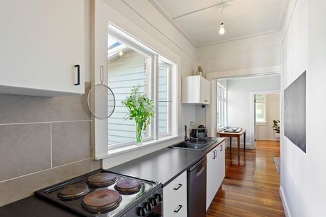 Photo of property in 27 Toi Street, Otaki Beach, Otaki, 5512