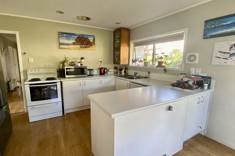 Photo of property in 20 Simon Ellice Drive, Bayview, Auckland, 0629