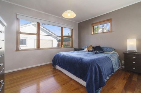 Photo of property in 36 Totara Road, Te Atatu Peninsula, Auckland, 0610
