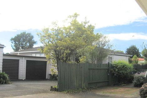 Photo of property in 1/44 Aviemore Drive, Highland Park, Auckland, 2010