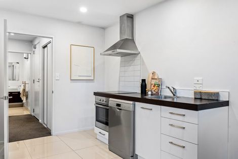 Photo of property in 2/318 Barbadoes Street, Christchurch Central, Christchurch, 8011