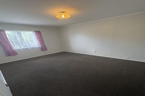Photo of property in 92 Borich Road, Sunnyvale, Auckland, 0612