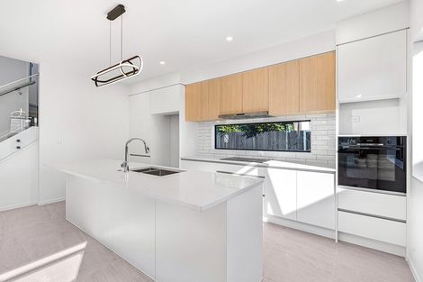 Photo of property in 33 Mountain Road, Mangere Bridge, Auckland, 2022