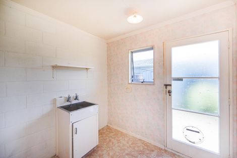 Photo of property in 2/293 Ruahine Street, Terrace End, Palmerston North, 4410