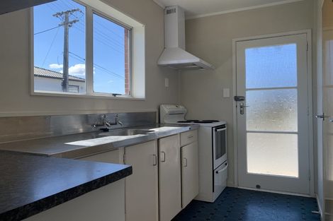 Photo of property in 1/100 Lynwood Road, New Lynn, Auckland, 0600