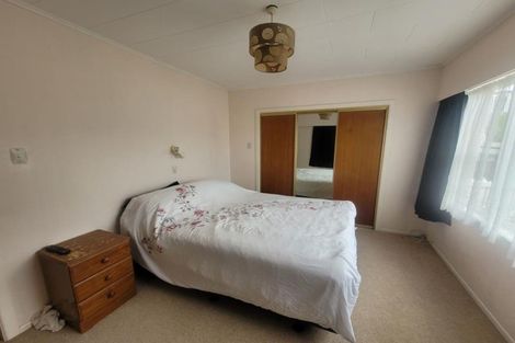 Photo of property in 11 Julian Place, Westown, New Plymouth, 4310