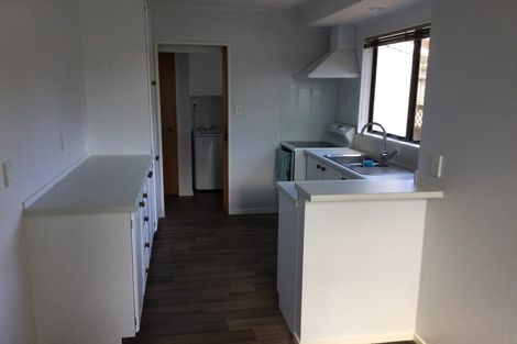 Photo of property in 1/7 Vardon Road, Green Bay, Auckland, 0604