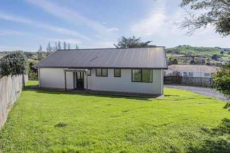 Photo of property in 11 View Street, Maungaturoto, 0520