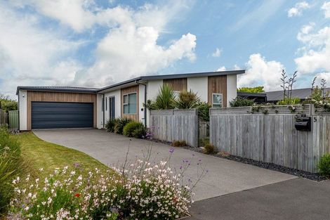 Photo of property in 5 Kingsbridge West, Burwood, Christchurch, 8083