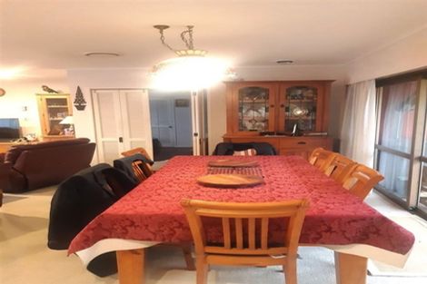 Photo of property in 10 Hazeldene Place, Opaheke, Papakura, 2113