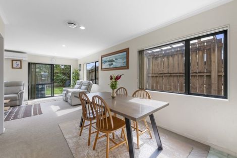 Photo of property in 84 Naylors Drive, Mangere, Auckland, 2022