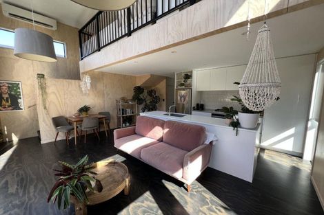 Photo of property in 16 Peace Avenue, Moturoa, New Plymouth, 4310