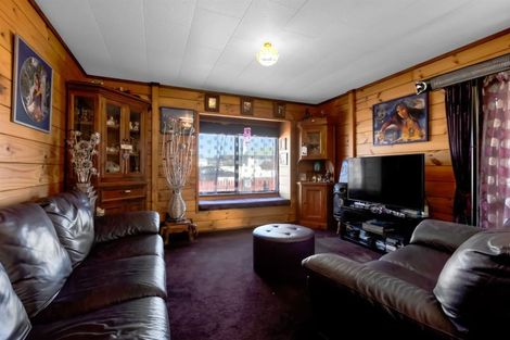 Photo of property in 4 Surrey Street, Hawera, 4610