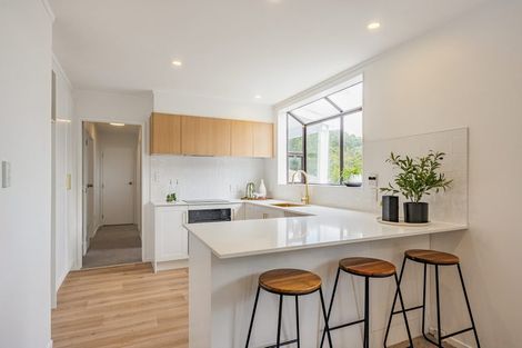 Photo of property in 13 King Charles Drive, Kingsley Heights, Upper Hutt, 5018