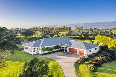 Photo of property in 80 Mahana Road, Waimauku, 0881