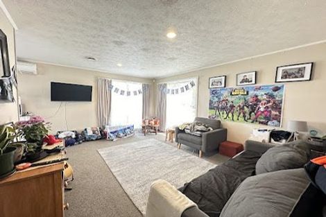 Photo of property in 5 Gibbons Road, Weymouth, Auckland, 2103