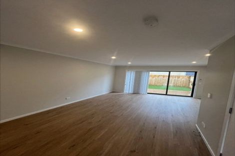 Photo of property in 32/125b Metcalfe Road, Ranui, Auckland, 0612