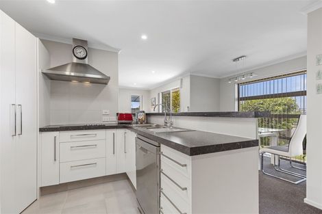 Photo of property in 48 Blanche Road, Papamoa Beach, Papamoa, 3118