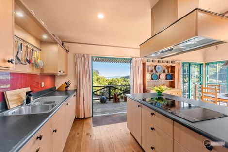 Photo of property in 33b Maungaraki Road, Korokoro, Lower Hutt, 5012