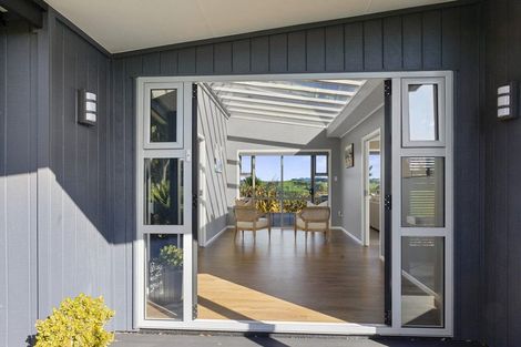 Photo of property in 100 Elsham Road, Lepperton, New Plymouth, 4373