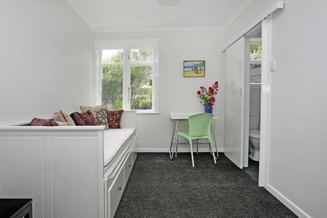 Photo of property in 73 Townsend Road, Miramar, Wellington, 6022