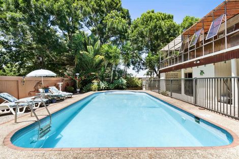 Photo of property in 36 Cascades Road, Pakuranga Heights, Auckland, 2010