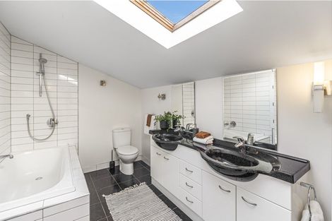 Photo of property in 15 Fairholme Avenue, Epsom, Auckland, 1023