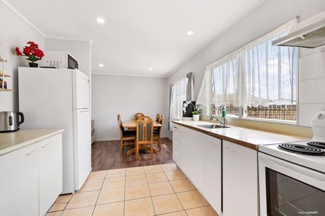 Photo of property in 2/24 Templeton Place, Clendon Park, Auckland, 2103