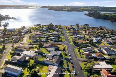 Photo of property in 114 Racecourse Road, Waiuku, 2123