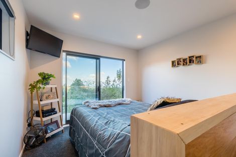 Photo of property in 410a Scenic Drive, Waiatarua, Auckland, 0612