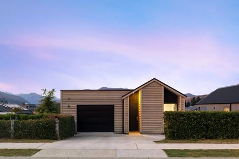 Photo of property in 20 Mount Nicholas Avenue, Wanaka, 9305