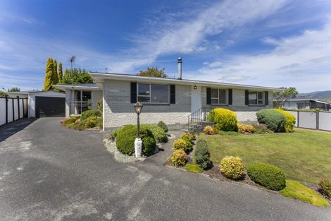 Photo of property in 8 Nevada Grove, Totara Park, Upper Hutt, 5018