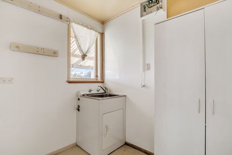 Photo of property in 5 Kouma Place, Fairy Springs, Rotorua, 3015