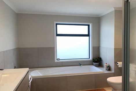 Photo of property in 5/4 Matimati Place, Hobsonville, Auckland, 0616