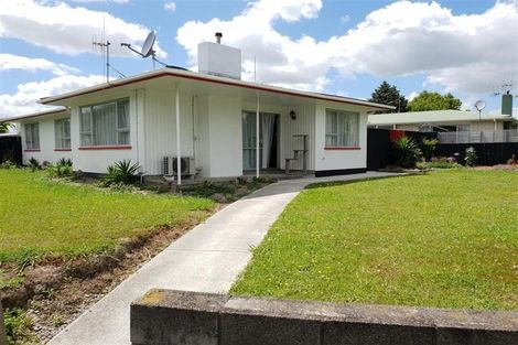 Photo of property in 24 Motuoapa Place, Kelvin Grove, Palmerston North, 4414
