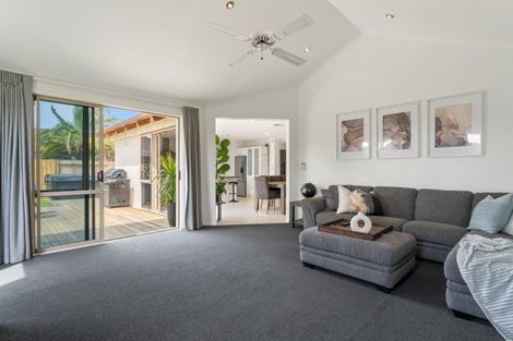 Photo of property in 6 Ohope Place, Papamoa Beach, Papamoa, 3118