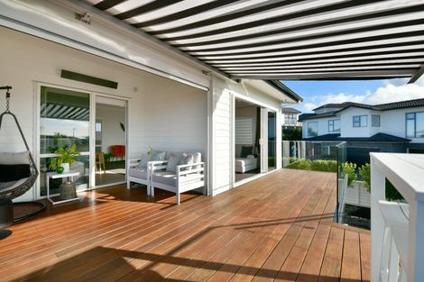 Photo of property in 36 Manhattan Rise, Orewa, 0931