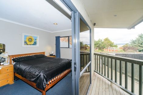 Photo of property in 130 Hillcrest Drive, Kelvin Grove, Palmerston North, 4414