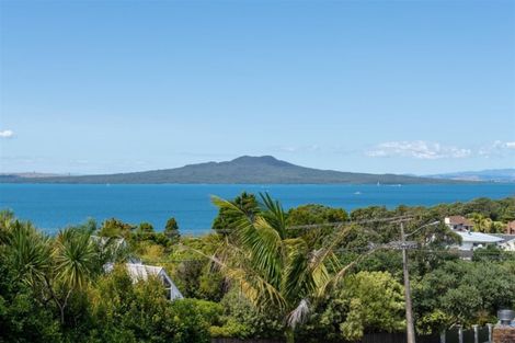 Photo of property in 1/103 Aberdeen Road, Castor Bay, Auckland, 0620