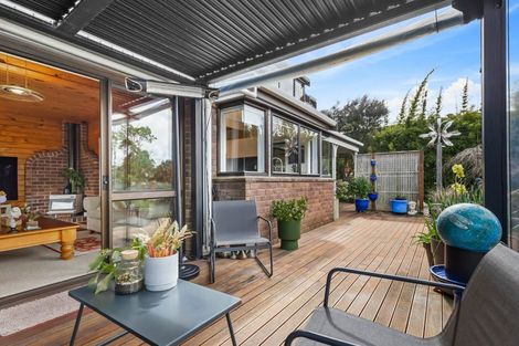 Photo of property in 27 Cherub Place, West Harbour, Auckland, 0618