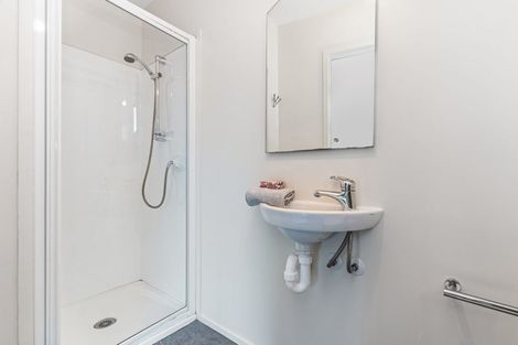 Photo of property in 170 Vipond Road, Stanmore Bay, Whangaparaoa, 0932