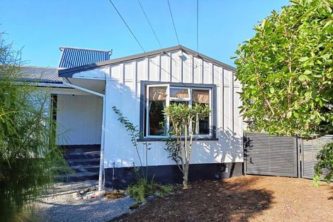 Photo of property in 84 Govett Avenue, Frankleigh Park, New Plymouth, 4310